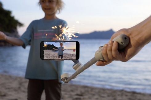 DJI Rilis Osmo Mobile 5, Gabungan Gimbal dan Tongsis untuk Ponsel