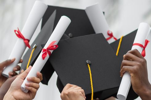 Cerita Wisudawati UNG Bawa Pulang Ijazah dan Jenazah Ibunya ke Papua, Meninggal di Hari Wisudanya