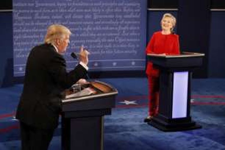 Kandidat Presiden AS Hillary Clinton dan Donald Trump berdebat di acara debat pertama Capres AS di Universitas Hofstra, Hempstead, New York, Selasa (27/9/2016) WIB. Pada debat kedua ini berlangsung di St. Louis, Missouri.