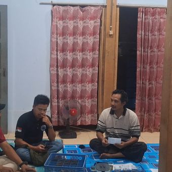 Posko sementara keracunan massal di Trirejo, Loano, Kabupaten Purworejo Jawa Tengah 