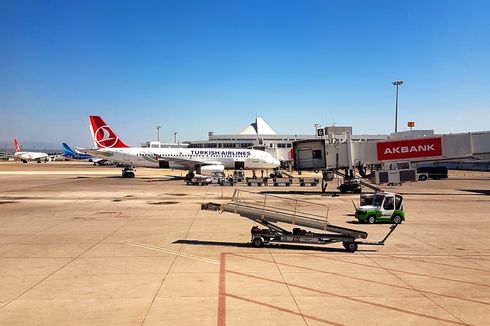 Tornado Terjang Bandara di Turki, Dua Pesawat Rusak