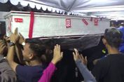Tangis Pecah Saat Jenazah Pebalap Awhin Sanjaya Tiba di Rumah Duka, Dimakamkan di Masamba