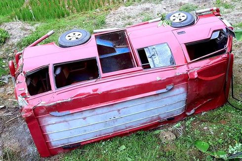 Mobil Elf Rombongan Pelajar SMK di Karawang Masuk Jurang, 1 Siswa Meninggal, 5 Luka-luka