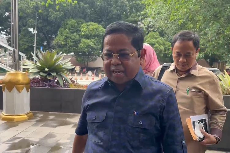 Mantan menteri Sosial (Mensos) sekaligus eks Sekretaris Jenderal (Sekjen) Partai Golkar Idrus Marham akhirnya memenuhi panggilan penyidik Komisi Pemberantasan Korupsi (KPK) hari ini, Rabu (31/1/2024).