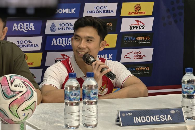 Pemain Timnas Futsal Indonesia, Muhammad Syaifullah, berbicara kepada media usai kemenangan 5-1 atas Belanda. Pertandingan Four Nations Cup 2025 Timnas Futsal Indonesia vs Belanda bergulir di Hall Basket Senayan, Jakarta, pada Sabtu (20/9/2025).