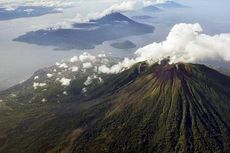 Jelang Tahun Baru, Pendaki Dilarang Dekati 3 Gunung Api di Maluku