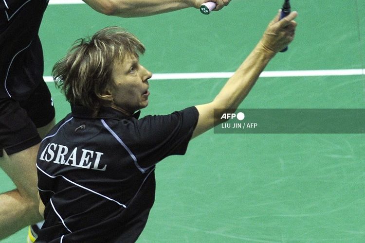 Svetlana Zilberman Beliasov dari Israel saat tampil di kejuaraan tim campuran dunia Piala Sudirman 2011 di Qingdao, provinsi Shandong pada 25 Mei 2011. Kini, Svetlana Zilberman menjadi pebulu tangkis tertua di Kejuaraan Dunia 2022. Di artikel ini Anda bisa baca profil Svetlana Zilberman.