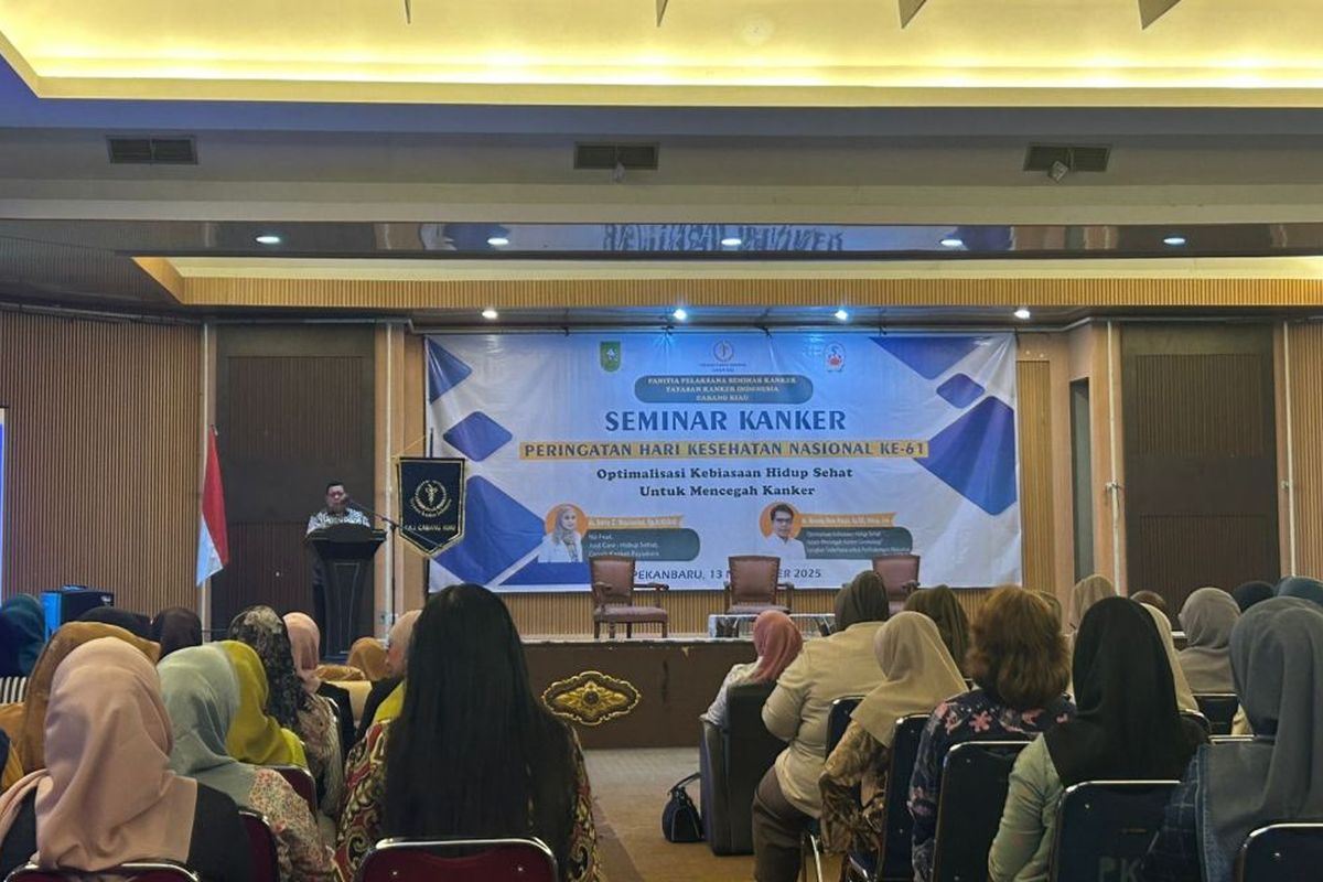 Pemrpov Riau mengadakan seminar kanker yang diselenggarakan oleh Yayasan Kanker Indonesia (YKI) Cabang Riau di Gedung Wanita, Jalan Diponegoro.