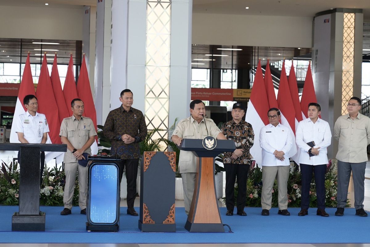 Presiden RI Prabowo Subianto saat meresmikan Stasiun Tanah Abang Baru, Selasa (4/11/2025).
