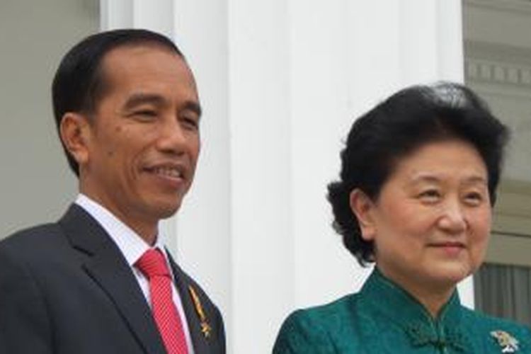 Presiden Joko Widodo bersama Wakil Perdana Menteri Tiongkok Liu Yandong di Istana Merdeka, Rabu (27/5/2015).