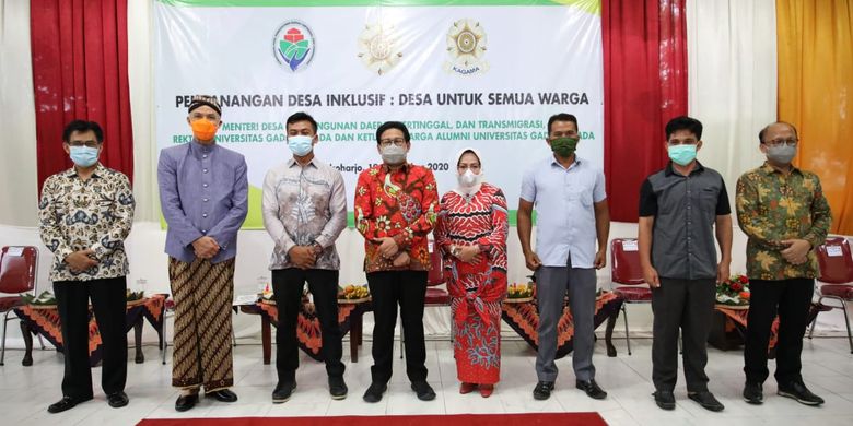 Mendes PDTT Abdul Halim Iskandar beserta jajarannya saat menghadiri pencanangan Desa Inklusif di Desa Jatisobo, Kabupaten Sukoharjo, Jawa Tengah, Kamis (19/11/2020).