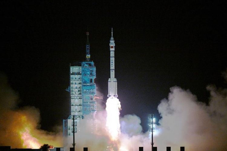 Misi Shenzhou-23 Meroket, 3 Astronot China Bakal Tinggal Setahun di Luar Angkasa