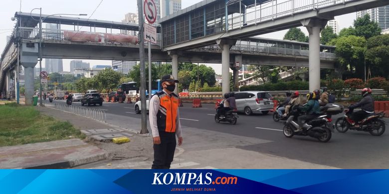 Lampu Merah atau Perintah Polisi, Mana yang Harus Dipatuhi? - Vimarsana News