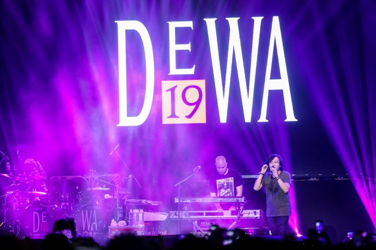 Grup band Dewa 19 bereuni di Synchronize Fest 2018 di Gambir Expo, Kemayoran, Jakarta Pusat, Minggu (7/10/2018). Foto: Maulana Mahardika