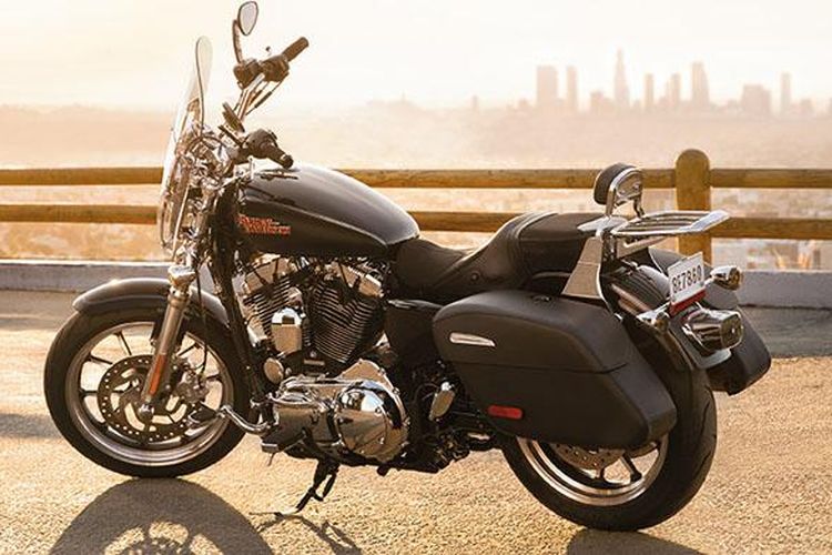 Bobotnya lebih ringan 53 kg dibandingkan model touring Harley-Davidson lainnya.