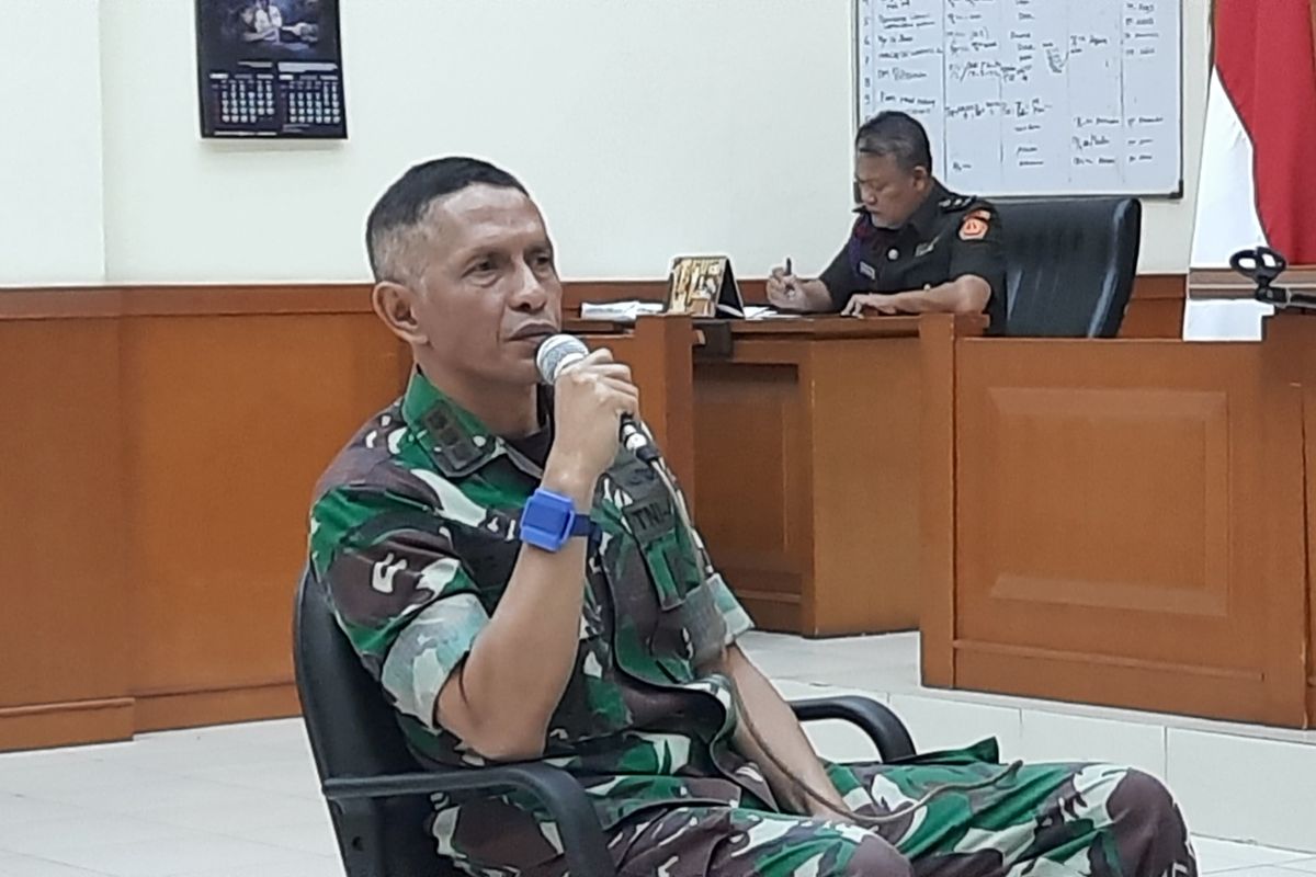 Terdakwa kasus penabrakan sejoli Handi Saputra (17) dan Salsabila (14) di Nagreg, Kolonel Inf Priyanto, dalam sidang di Pengadilan Militer Tinggi II, Cakung, Jakarta Timur, Kamis (7/4/2022).