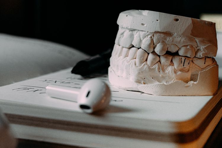 Karang gigi bisa memicu kepekatan air liur