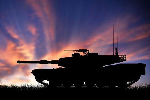 Detik-detik Tank Tabrak Gerobak dan 4 Motor, TNI Siap Ganti Rugi