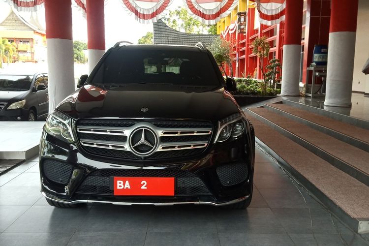 Mobil pribadi Wagub Audy Joinaldy bermerek Mercedes Benz