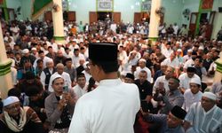 Shalat Subuh di Masjid An-Nur, Ambon, Anies Kagum dengan Antusiasme Warga