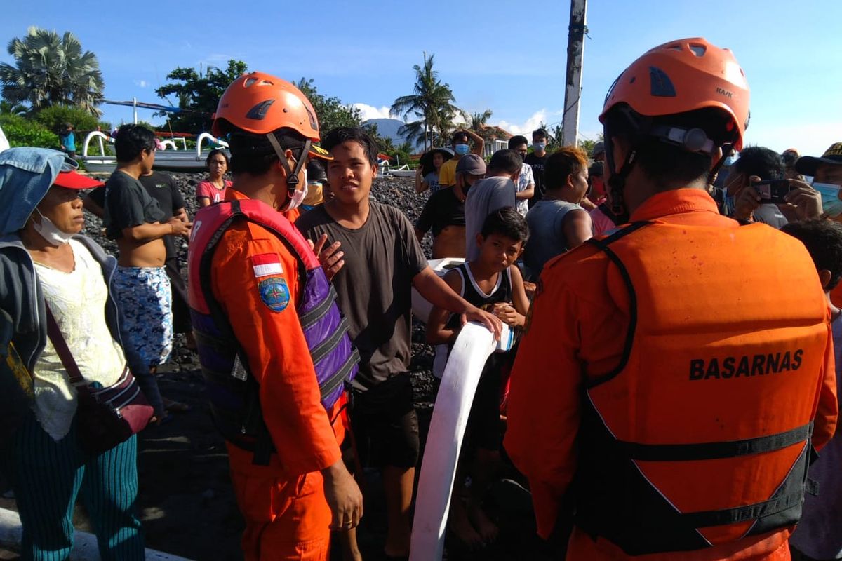 Nelayan di Bali ditemukan selamat usai trombang-ambing di laut lepas sekitar 4 jam. 