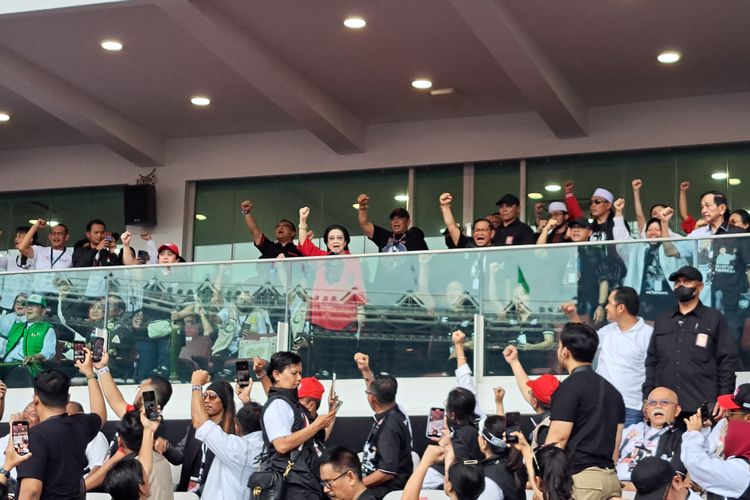 Ketua Umum PDI Perjuangan Megawati Soekarnoputri berpidato dalam acarakl kampanye akbar Ganjar-Mahfud di Stadion Utama Gelora Bung Karno, Jakarta, Sabtu (3/2/2024).
