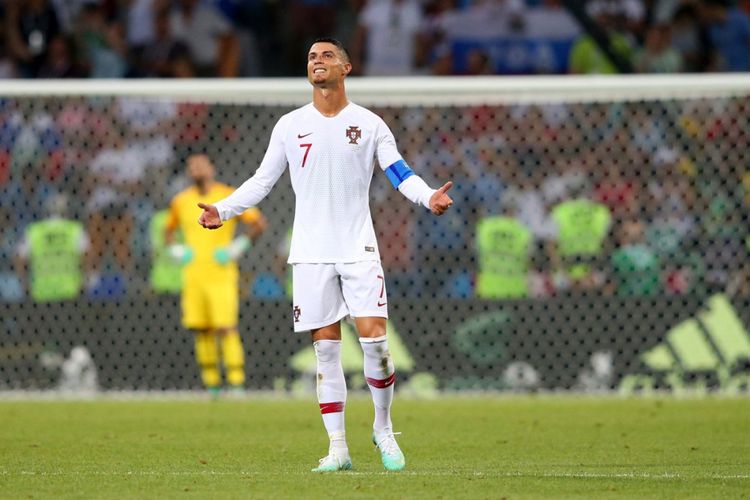 Cristiano Ronaldo saat membela timnas Portugal pada laga babak 16 besar Piala Dunia 2018 melawan Uruguay di Stadion Olimpiade Fisht, Sabtu (30/6/2018) atau Minggu dini hari WIB.