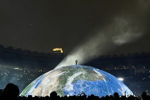 Akhirnya, “Runaway” Kanye West Berkumandang di GBK Jakarta