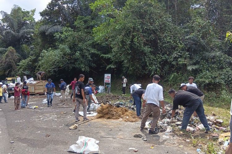 6 Ton Sampah Dipungut dari Hutan Penyangga Labuan Bajo, Begini Kondisinya