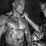 Dwayne Johnson Buka Kartu soal Otot Perutnya yang Tak 