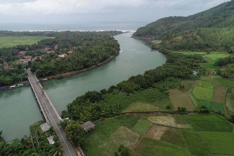 Menjejaki Daendels Di Jalur Pantai Selatan Jawa Halaman All