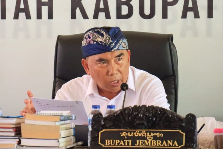 Bupati Jembrana I Nengah Tamba merilis Surat Edaran (SE) Nomor 683 Tahun 2023 tentang Pementasan Tari Joged Bumbung di Rumah Jabatan Bupati Jembrana, Kamis (23/11/2023).
