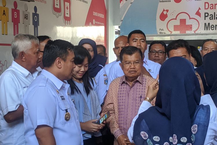Jusuf Kalla Mengunjungi Kantor PMI di Jakarta Utara, pada Rabu (11/12/2019)
