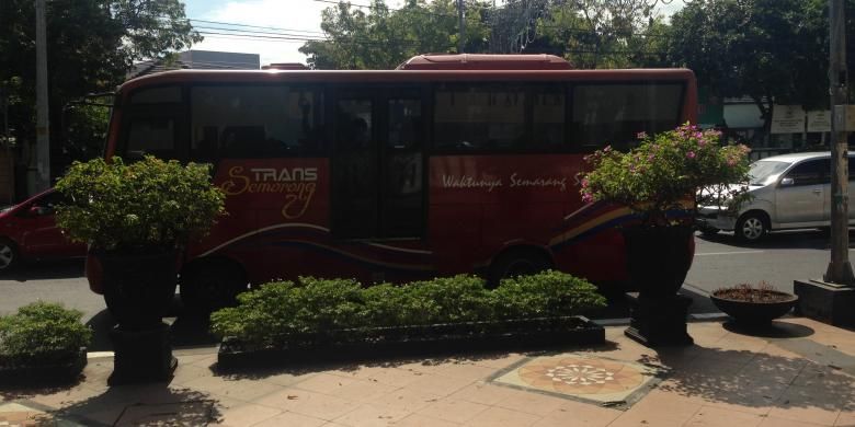 Bus Rapid Transit (BRT) Trans Semarang