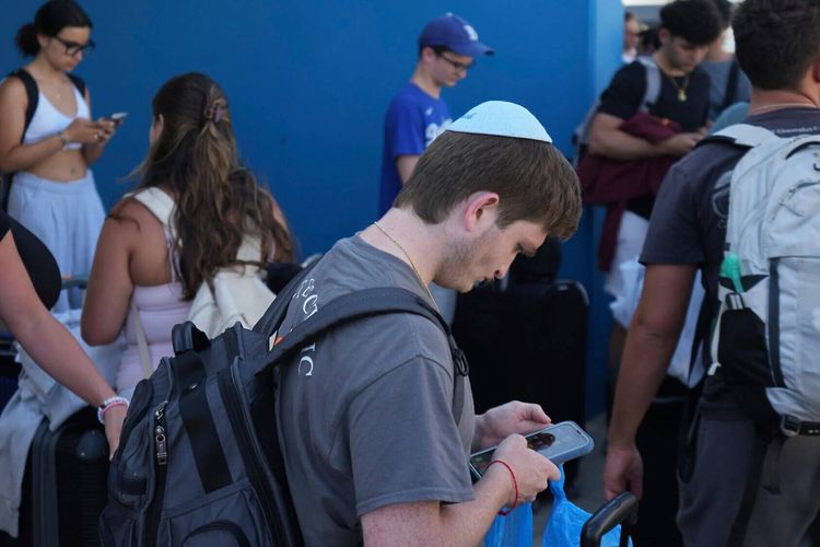 Warga Israel Dilaporkan Manfaatkan Sirene untuk Hindari Pembayaran di Mal dan Restoran