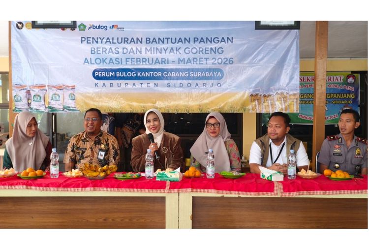 Wakil Bupati dan Ketua TP-PKK Sidoarjo Salurkan Bantuan Pangan untuk 2.052 Warga