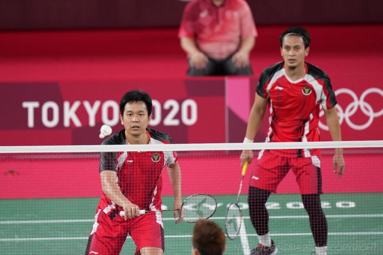 Mohammad Ahsan dan Hendra Setiawan saat bertanding pada laga perebutan medali perunggu Olimpiade Tokyo 2020 melawan Aaron Chia/Soh Wooi Yik (Malaysia) di Musashino Forest Sport Plaza, Sabtu (31/7/2021).