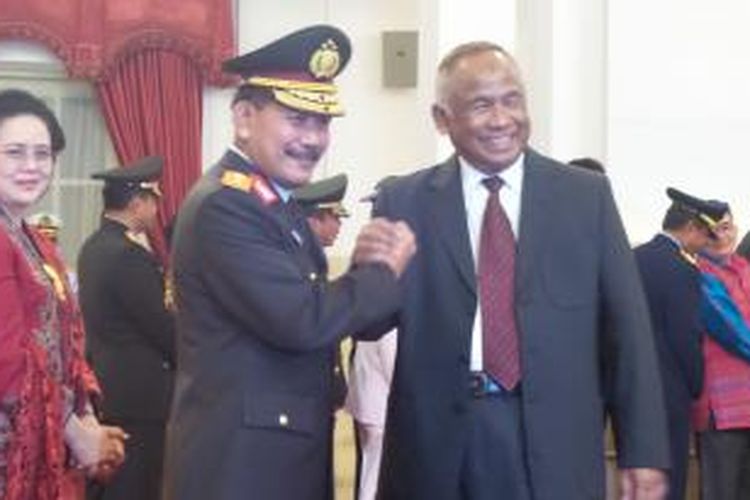 Kapolri Jenderal Badrodin Haiti bersama Ketua Komisi Pemberantasan Korupsi Taufiequrrachman Ruki di Istana Negara, Jumat (17/4/2015).