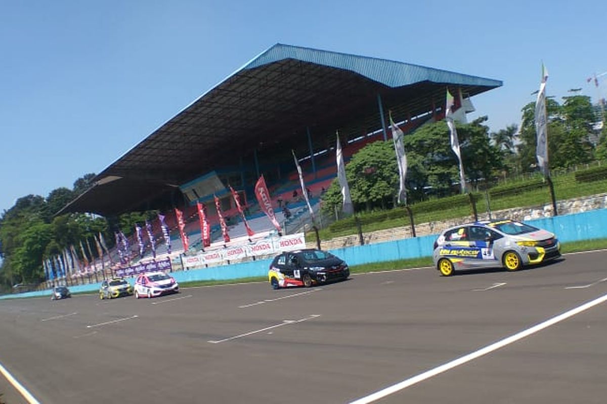 PT Honda Prospect Motor (HPM) kembali menggelar Honda Jazz & Brio Speed Challenge 2019 di ajang Indonesian Sentul Series of Motorsport (ISSOM).