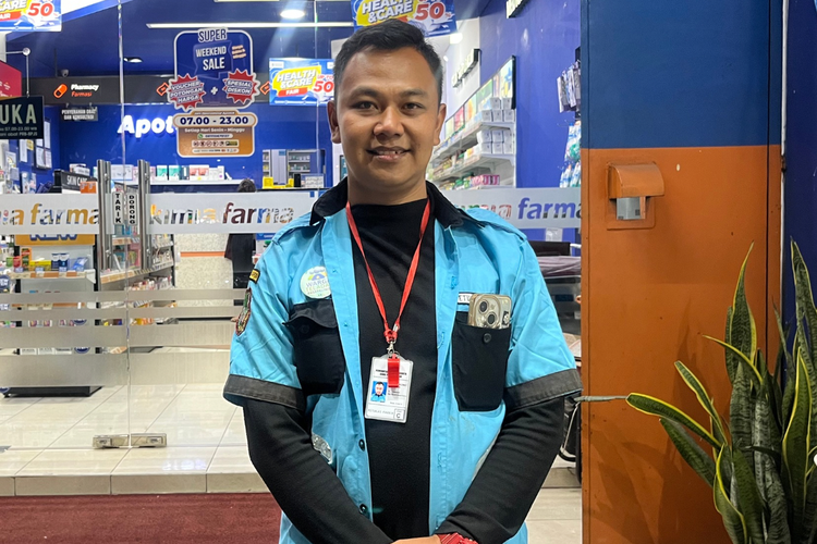 Aktif Membuat Konten, Jukir Solo Ini Disebut “Duta Parkir” oleh Warganet hingga Wali Kota