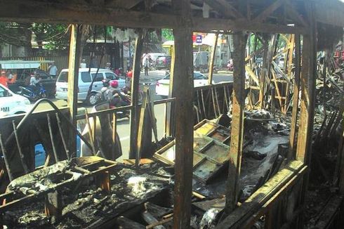Lorena Duga Bus Transjakarta Mereka yang Terbakar karena Korsleting AC