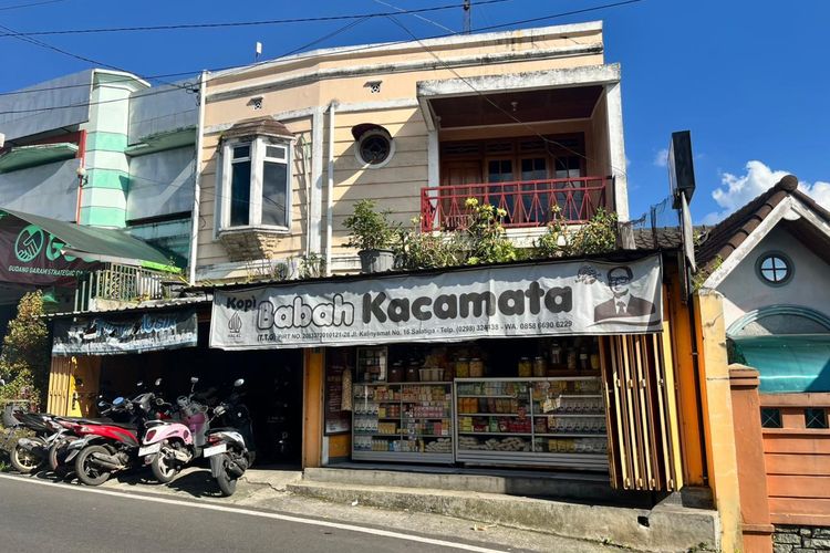 Kopi Babah Kacamata, Warisan Rasa dari Salatiga yang Bertahan Sejak 1960-an