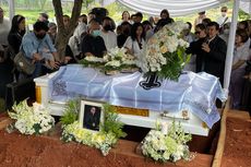Suasana Pemakaman Carlo Saba, Adik: Terima Kasih yang Tak Terhingga