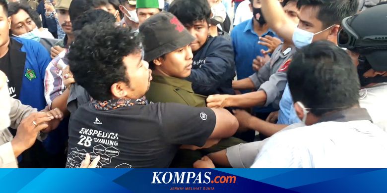 Nyanyikan Lagu yang Menyinggung Polisi Saat Demo, Seorang Mahasiswa Ditangkap
