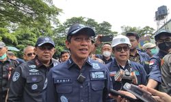 KLH Sepakati Fatwa MUI Haramkan Buang Sampah ke Sungai dan Laut