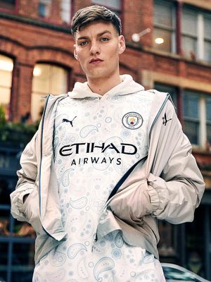 Jersey ketiga Manchester City untuk musim 2020/2021.