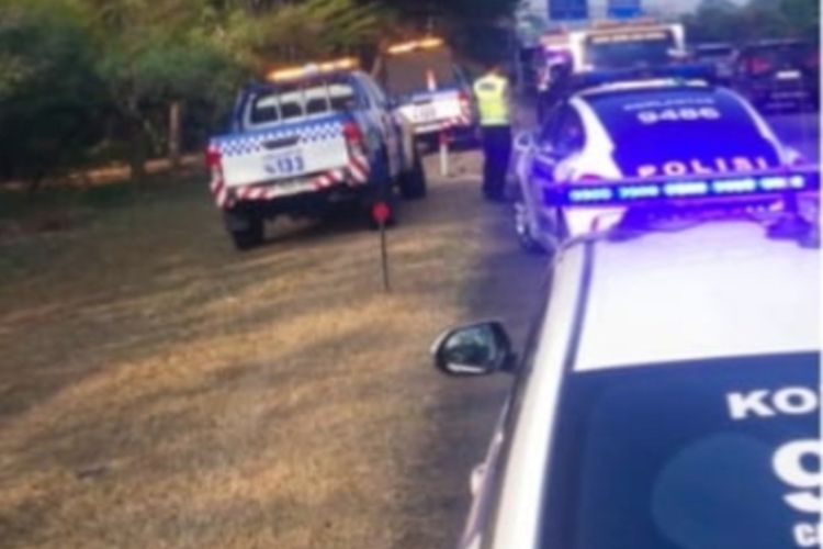 Tabrakan di Tol Jagorawi, Mobil Listrik BYD dan Toyota Raize Terguling