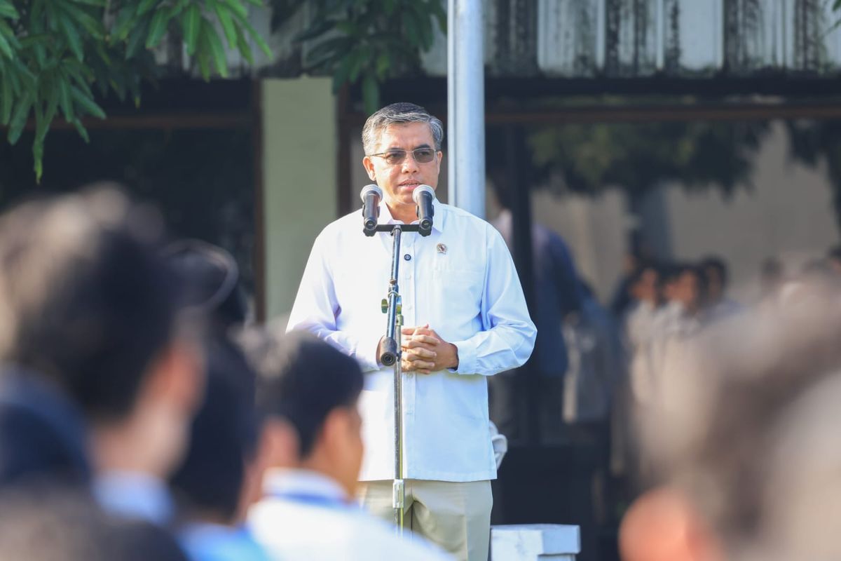 Menteri Ketenagakerjaan (Menaker) Yassierli saat menghadiri apel pegawai PT Panasonic Gobel Indonesia di Jakarta, Selasa (19/5/2026). 