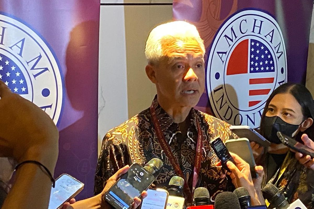Bakal calon presiden dari koalisi bentukan PDI-P, Ganjar Pranowo di sela-sela acara 11th US-Indonesia Investment Summit di Hotel Mandarin Oriental, Jakarta Pusat, Selasa (24/10/2023).