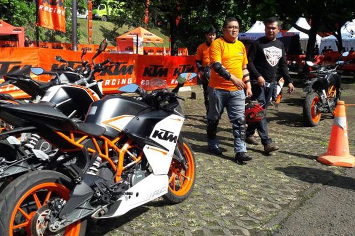 KTM Orange Day di Bandung.